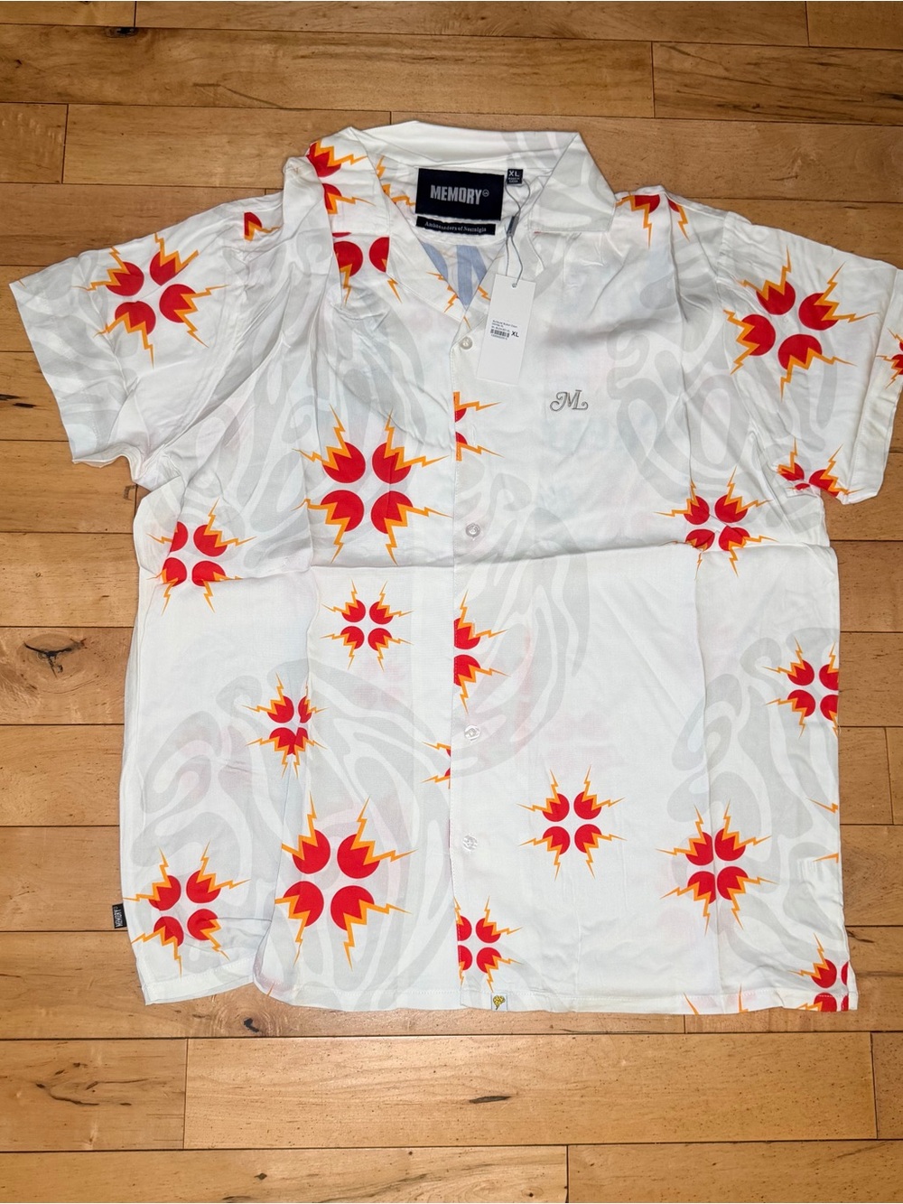 Memory Lane White Sunburst
Button Down Shirt sz XL